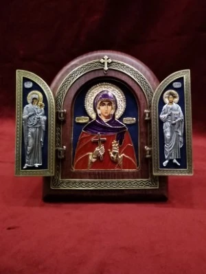 Икона триптих Св. Петка, Пресвета Богородица, Господ Исус Христос