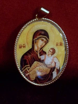 Медаљон са иконицом Пресвета Богородица са Господом Исусом Христом